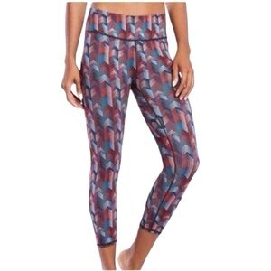 Fabletics Leggings Salar Chevron Mutli-Color H/Rise Capri Size-XL EUC